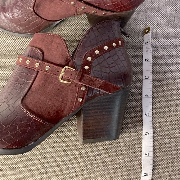 Bella Vita ankle booties, size 8 1/2N. - Picture 10 of 13